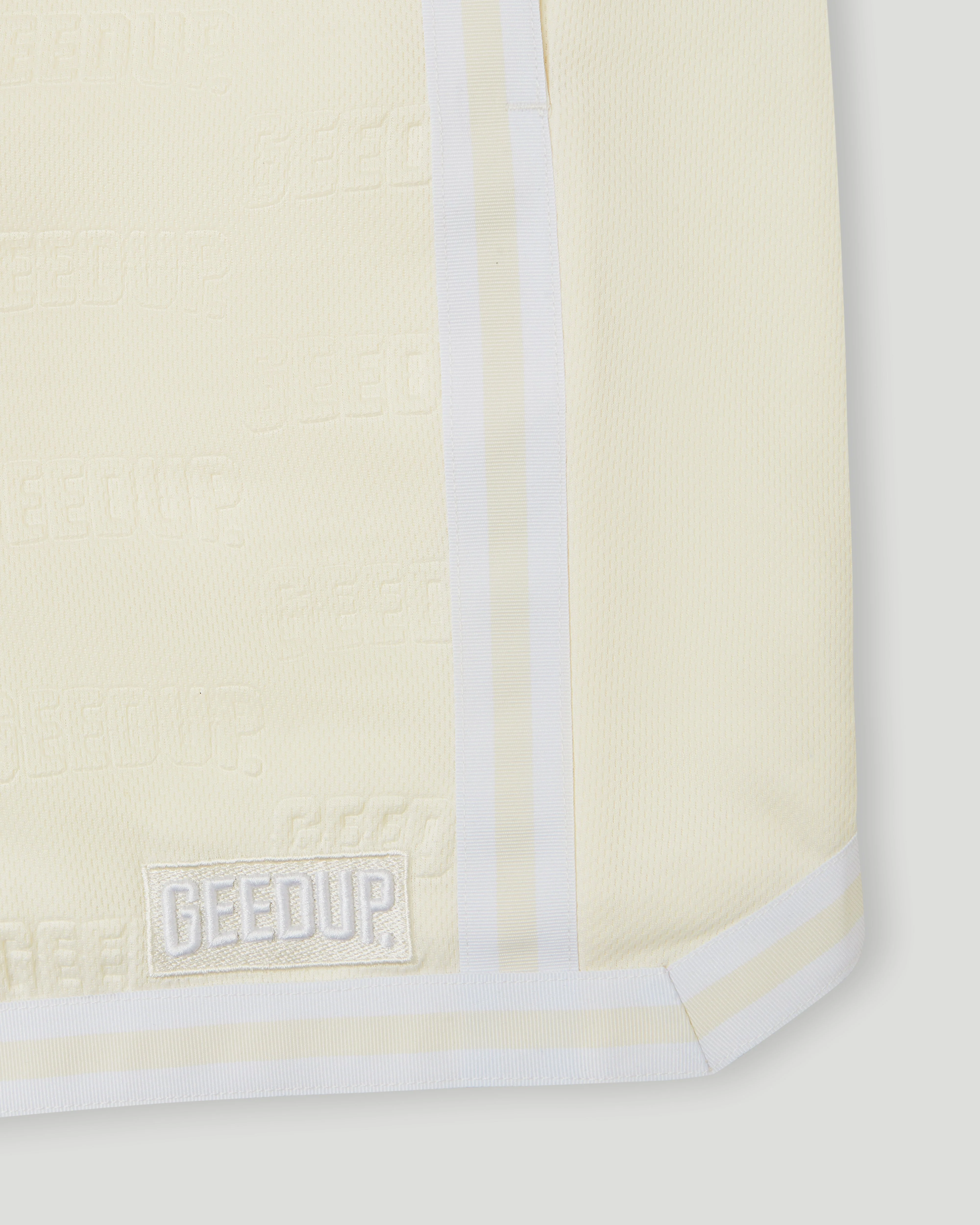 Emboss Mesh Shorts Cream - Image 4